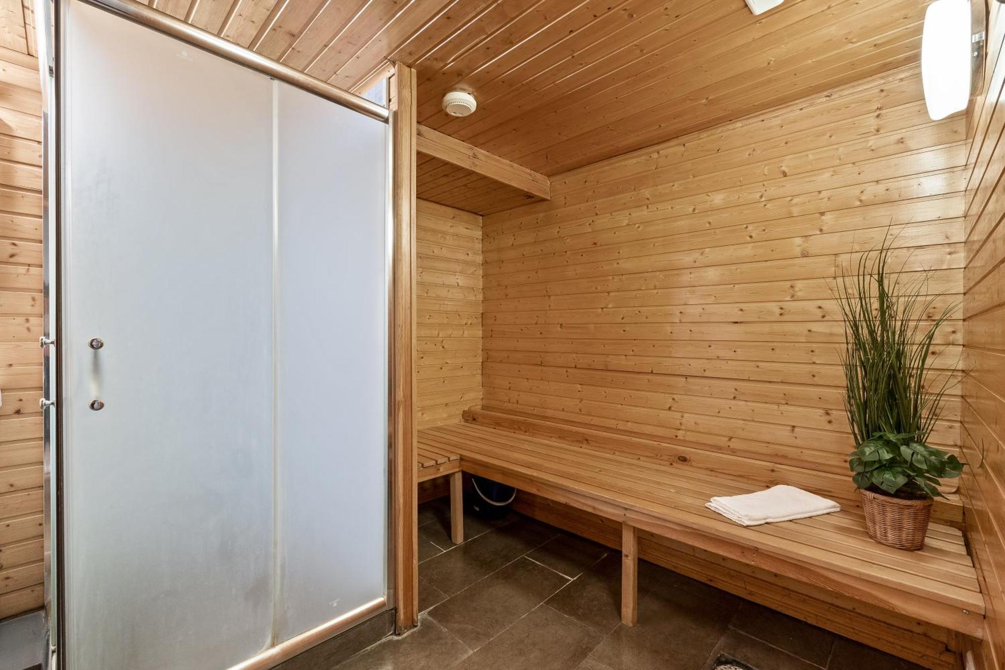Massive Villa In Downtown Reykjavik With A Sauna Bagian luar foto