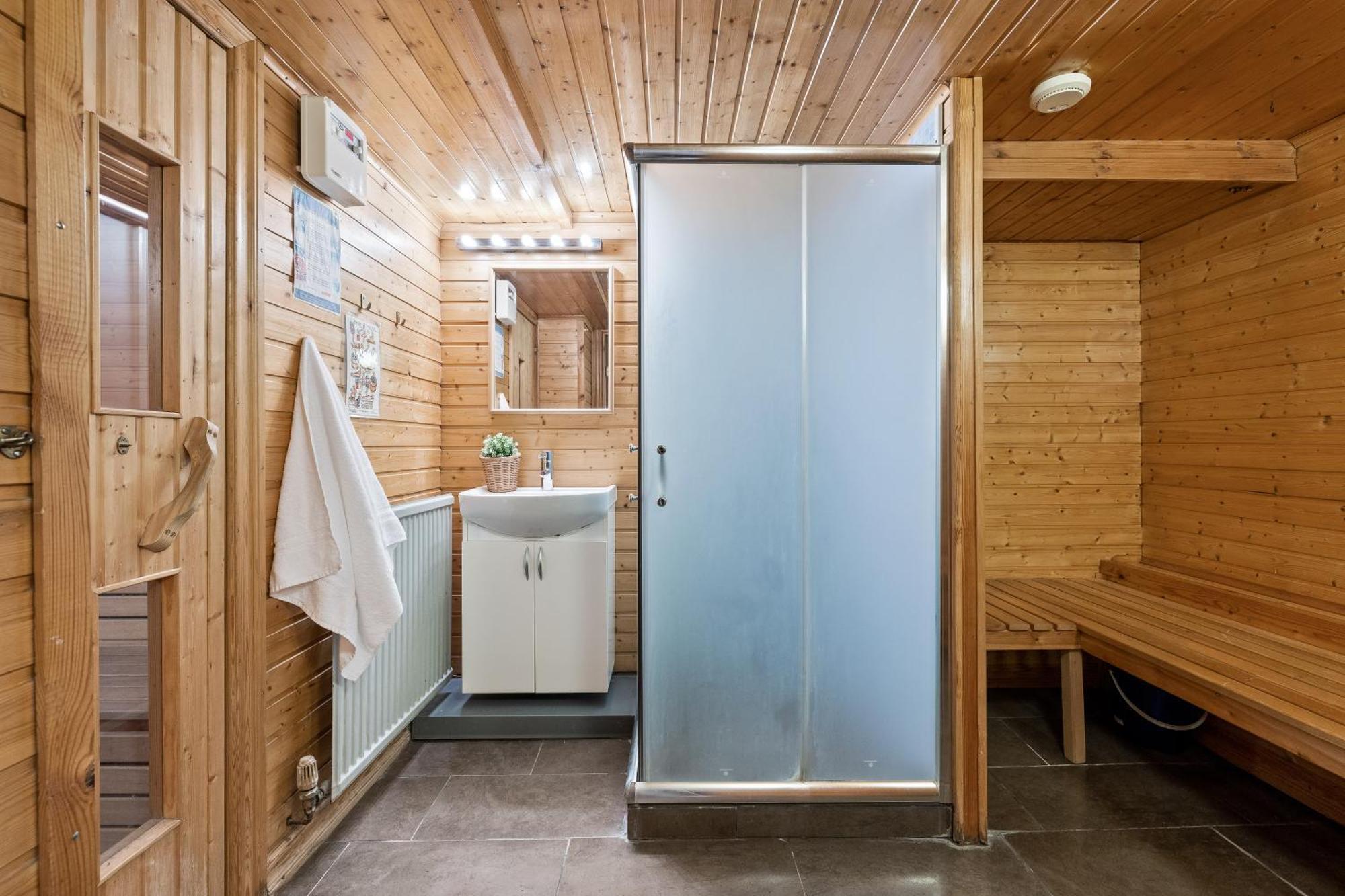 Massive Villa In Downtown Reykjavik With A Sauna Bagian luar foto